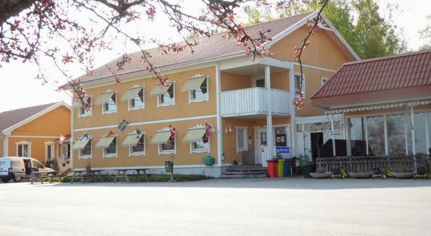Haknaes Vandrarhem Järna Exterior foto